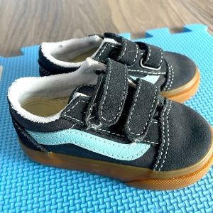 Never worn Toddler shoes- Vans size 5